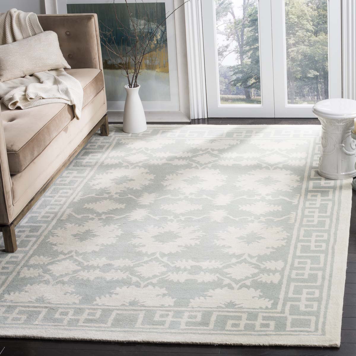 Safavieh Bella Rug Collection BEL132B Grey / Ivory