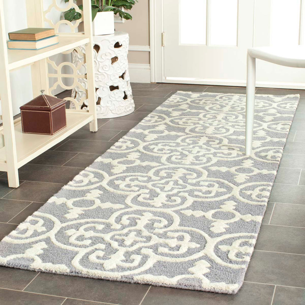 Safavieh Cambridge Rug Collection CAM133D - Silver / Ivory