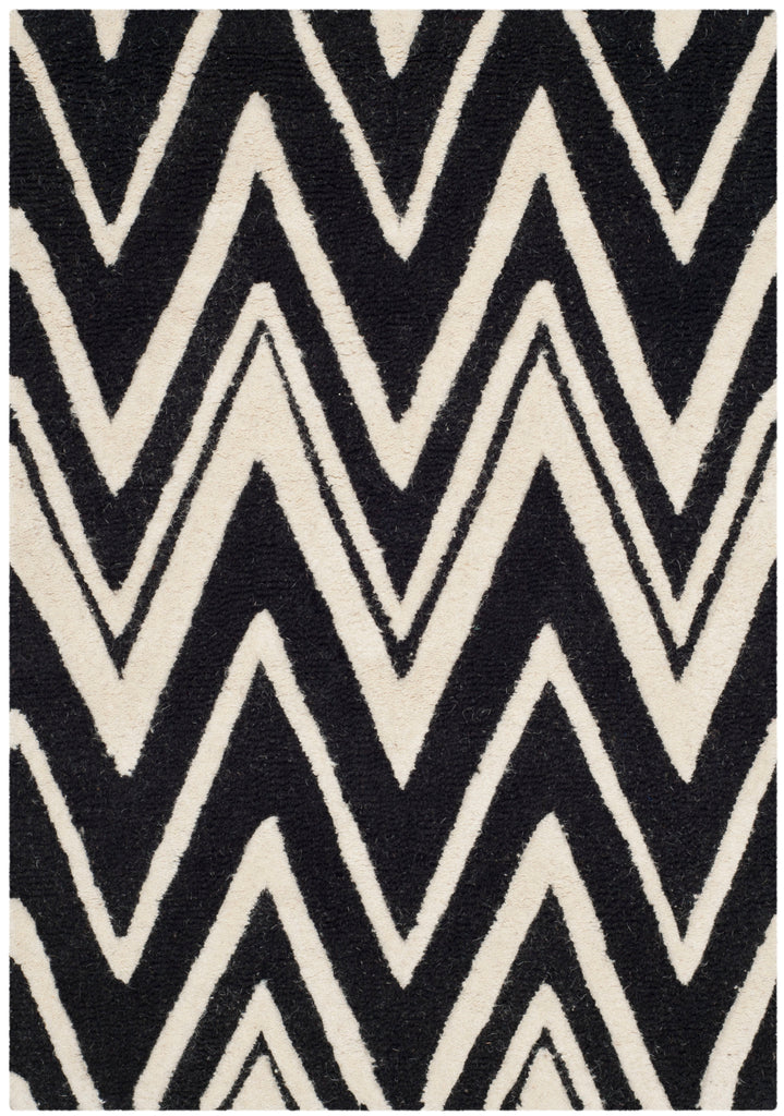 Contemporary Accent Rug, CAM711K, 60 X 91 cm in Black / Ivory