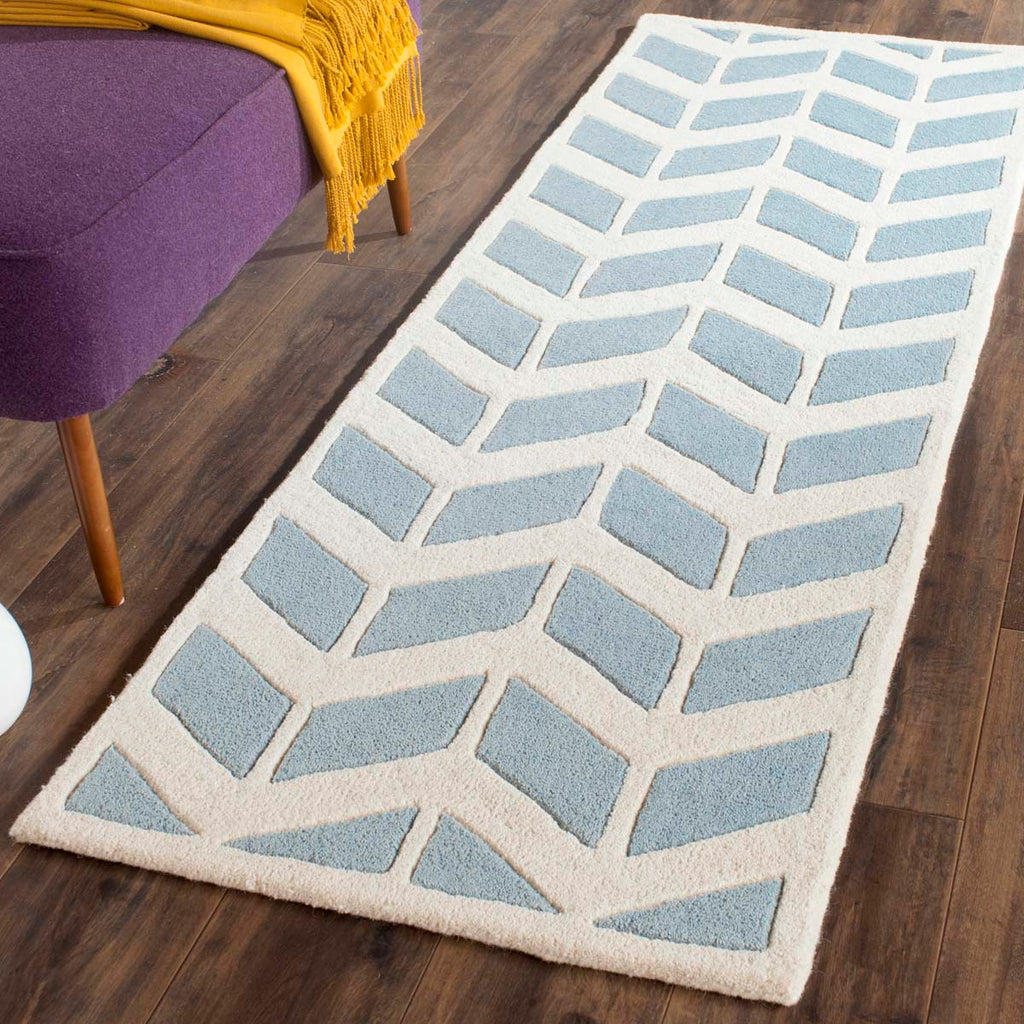 Safavieh Chatham Rug Collection CHT746B - Blue / Ivory