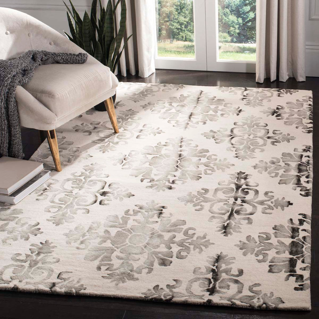 Safavieh Dip Dye Rug Collection DDY720D - Ivory / Charcoal