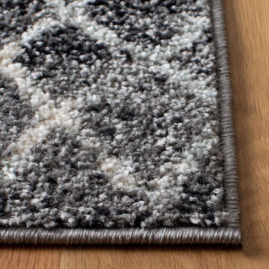 Safavieh Madison 700 Rug Collection MAD798F - Charcoal / Ivory