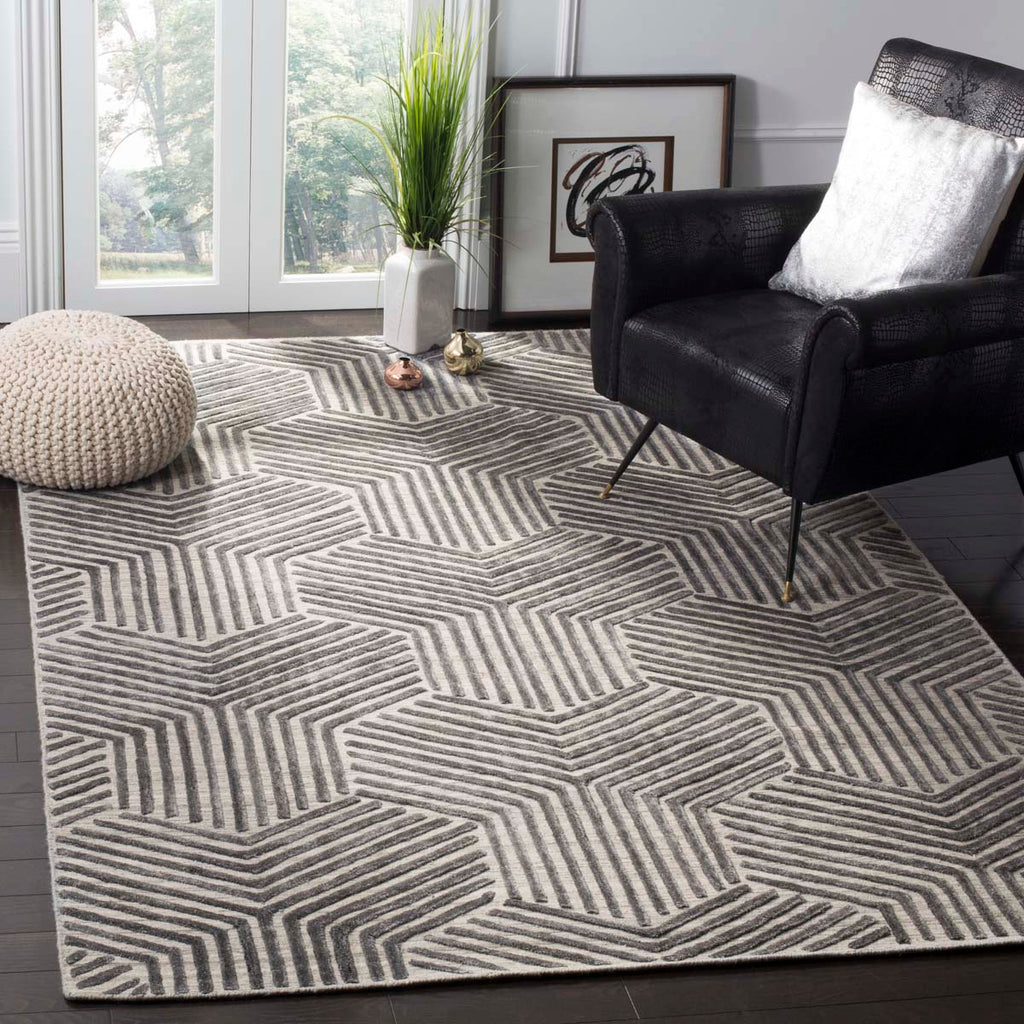 Safavieh Mirage Rug Collection MIR351A - Light Grey / Charcoal