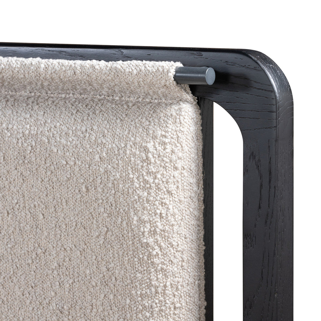 https://www.safaviehhome.com/cdn/shop/files/108480-014_DET_2_1080x.jpg?v=1740774879