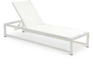 Maldives Cream Adjustable Mesh Water Resistant Fabric Outdoor Patio Adjustable Sun Chaise Lounge | Meridian Furniture - 347Cream