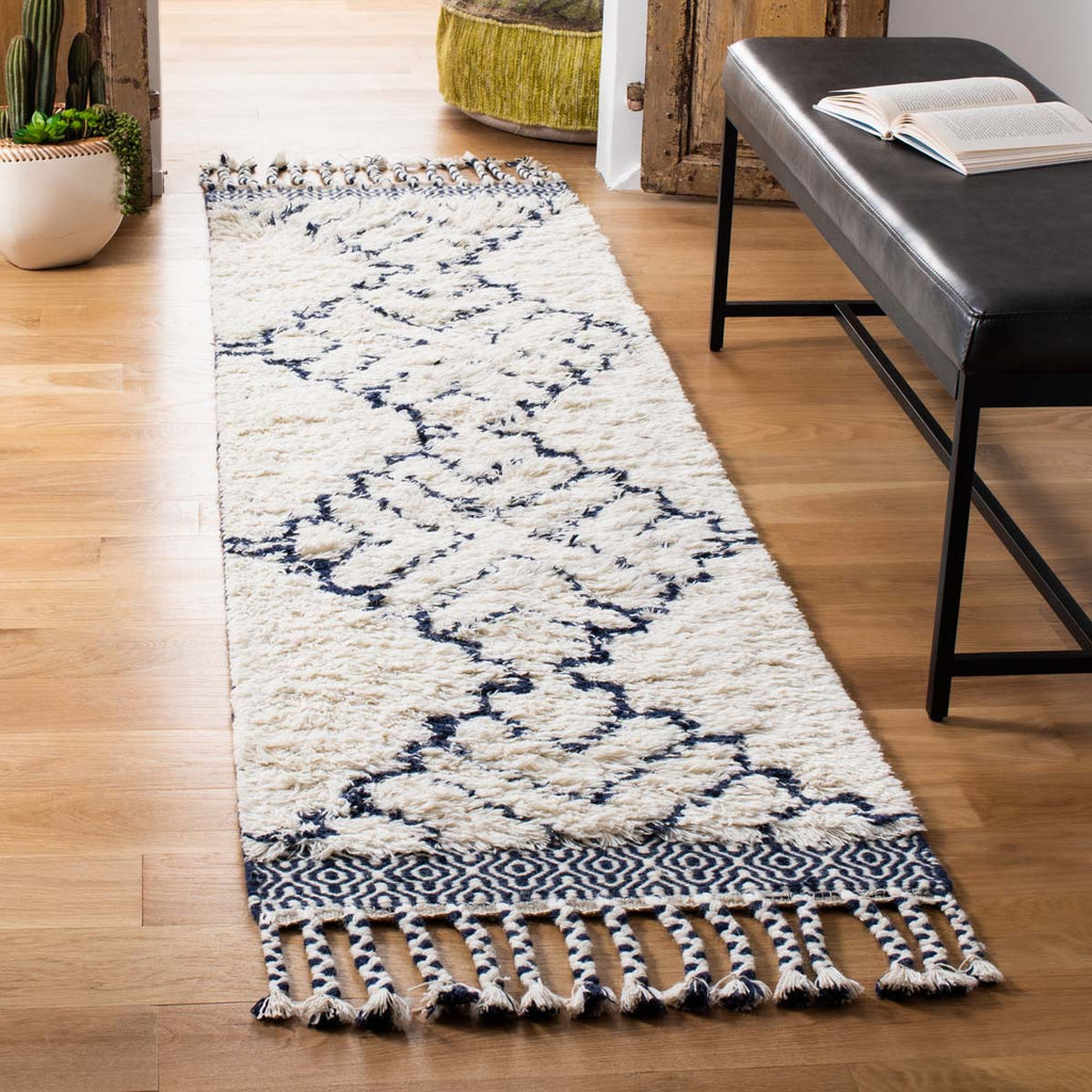 Safavieh Casablanca 251 Rug, CSB251 - Ivory / Navy
