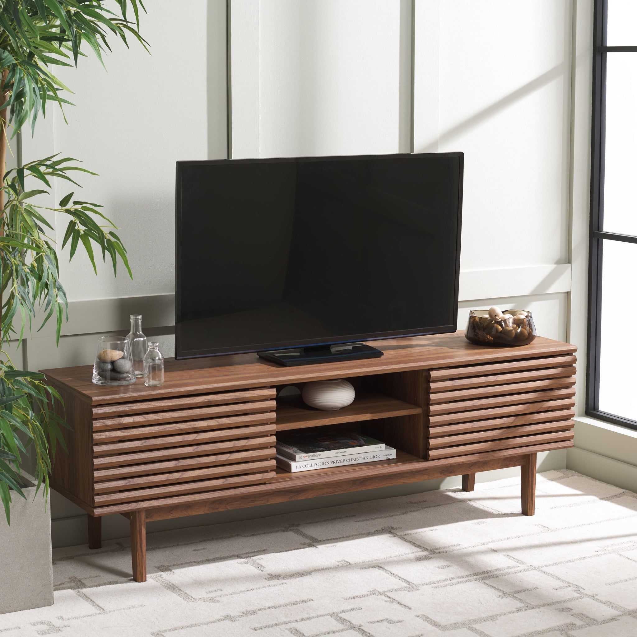 Safavieh Aricia Large 2 Door Media Stand, MED9633