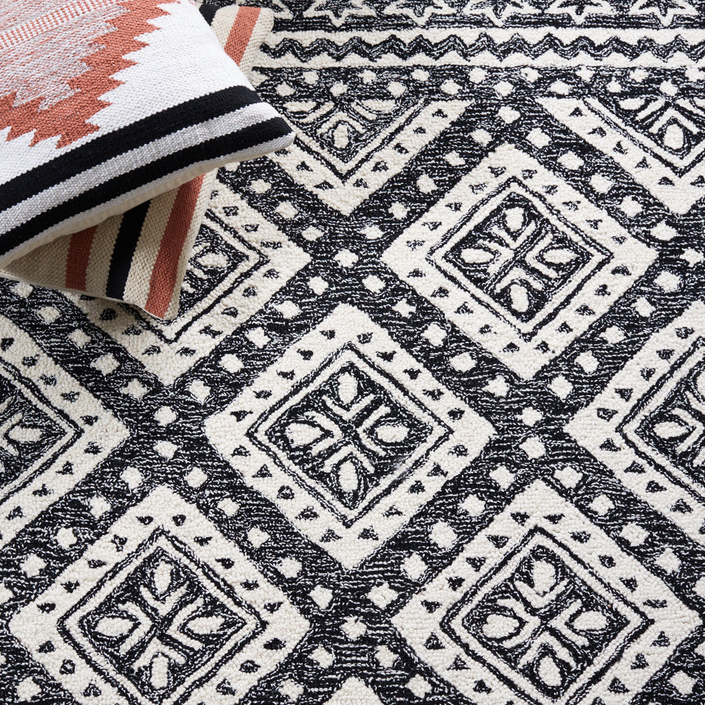 Micro-Loop 501 Rug | Safavieh - MLP501 - Black / Grey