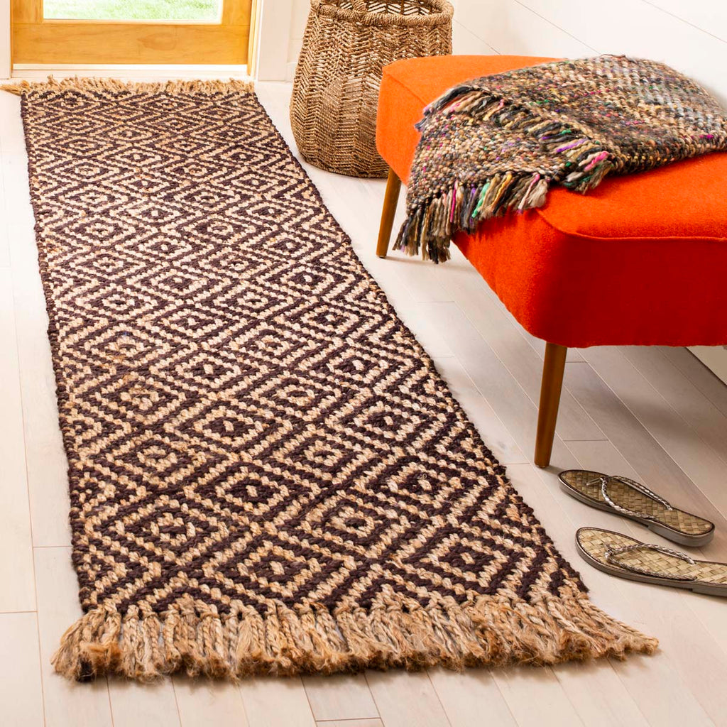 Safavieh Natural Fiber Rug Collection NF266E - Brown / Natural