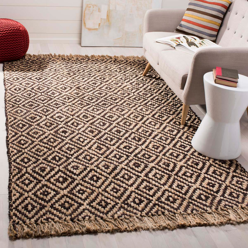 Safavieh Natural Fiber Rug Collection NF266E - Brown / Natural