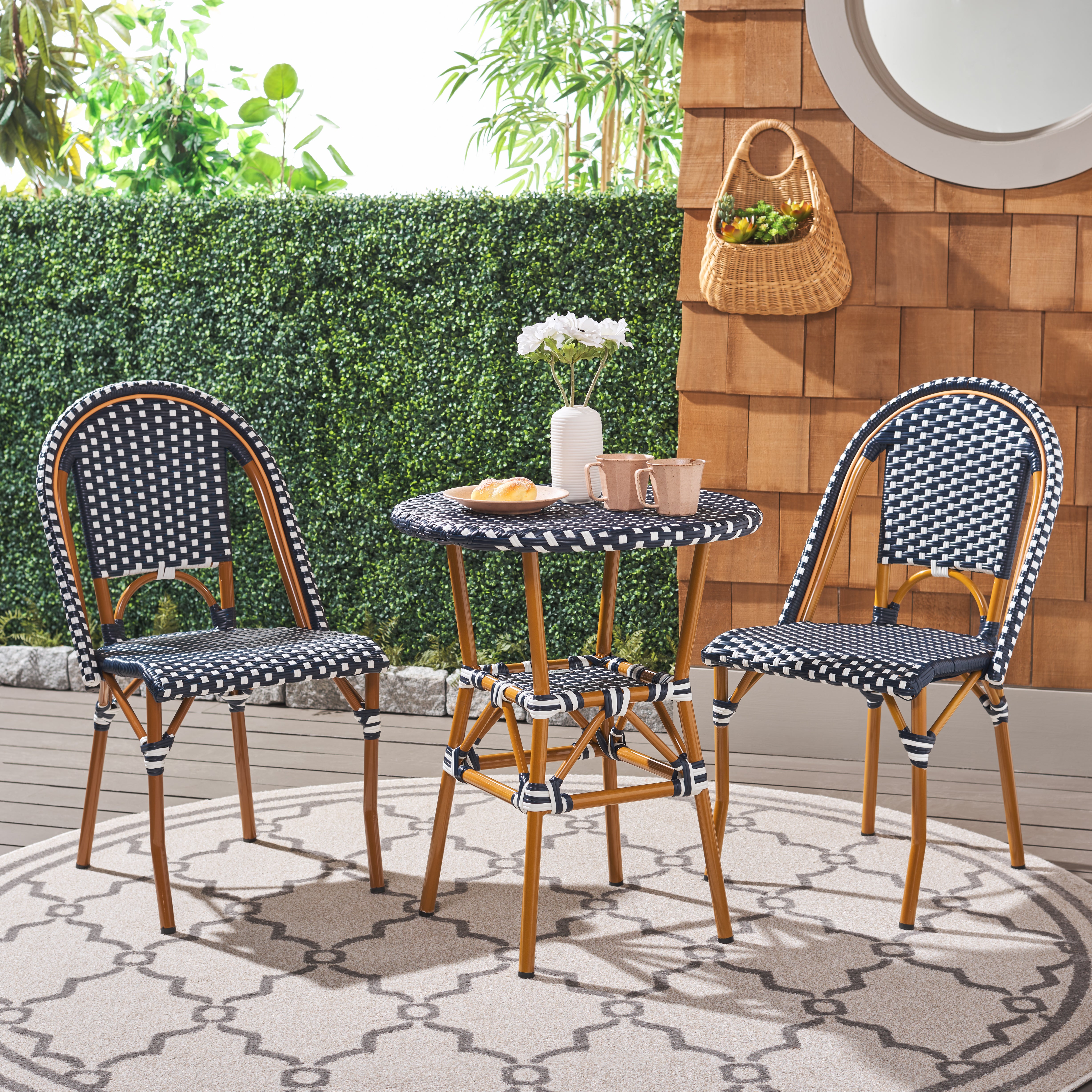 Table Safavieh French Bistro Chairs Safavieh Salcha Indoor-Outdoor
