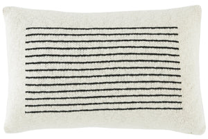 Faye Lumbar Pillow | Safavieh – PLS408