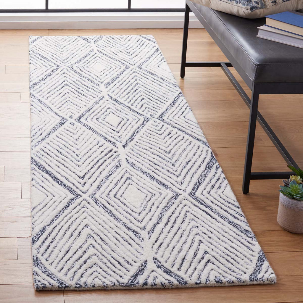 Safavieh Abstract Rug Collection ABT350A - Ivory / Charcoal