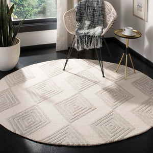 Safavieh Blossom Rug Collection BLM111A - Ivory / Silver