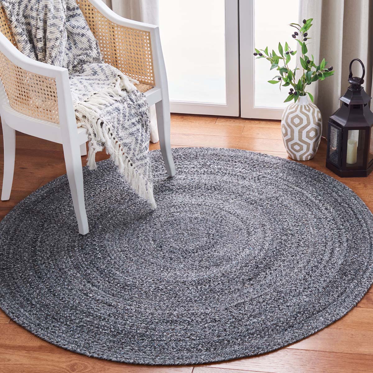 Safavieh Braided Rug Collection BRD851H - Charcoal – Safavieh Home