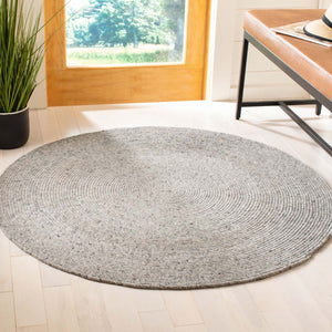Safavieh Braided Rug Collection BRD901F - Light Grey