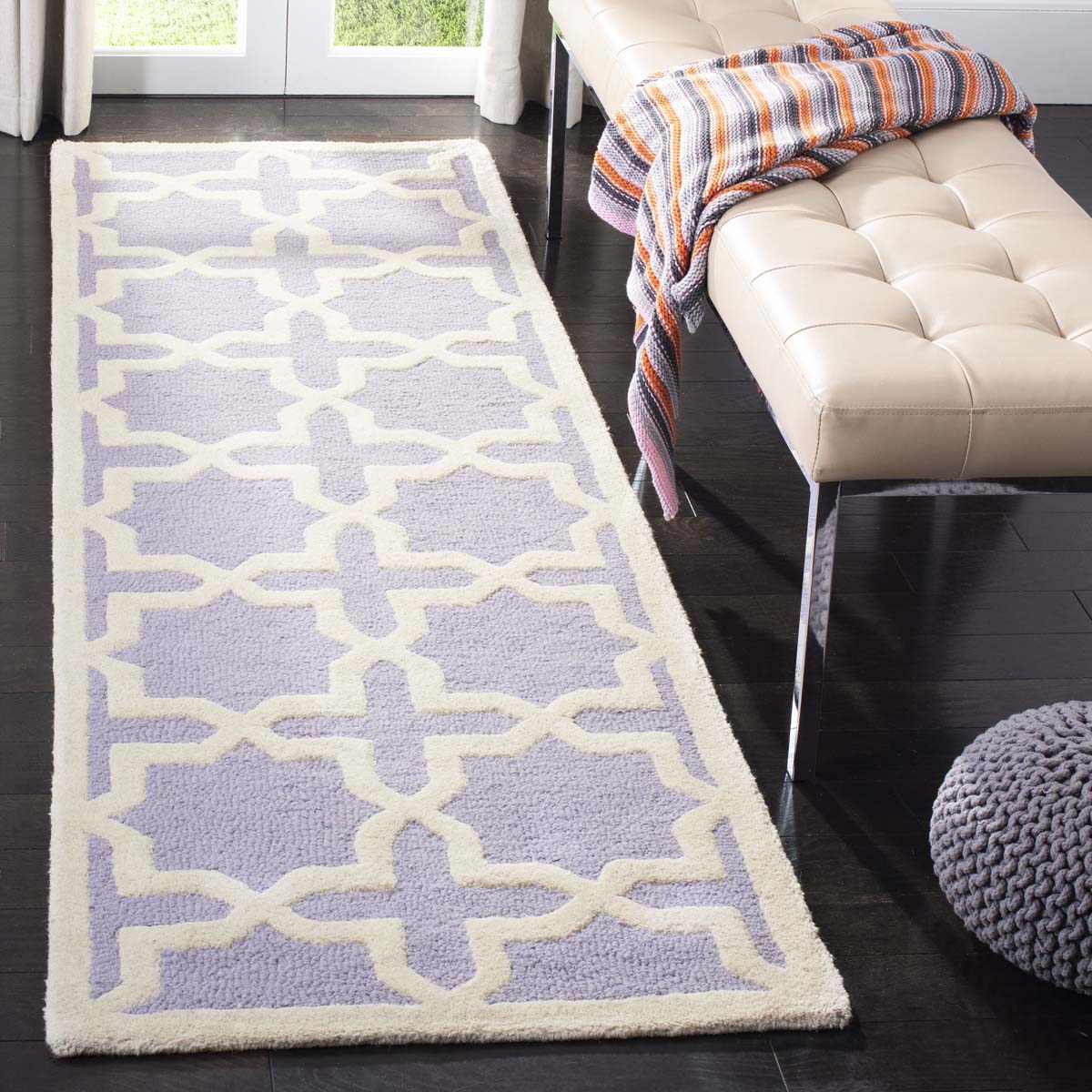 Safavieh Cambridge Rug Collection CAM125C - Lavander / Ivory