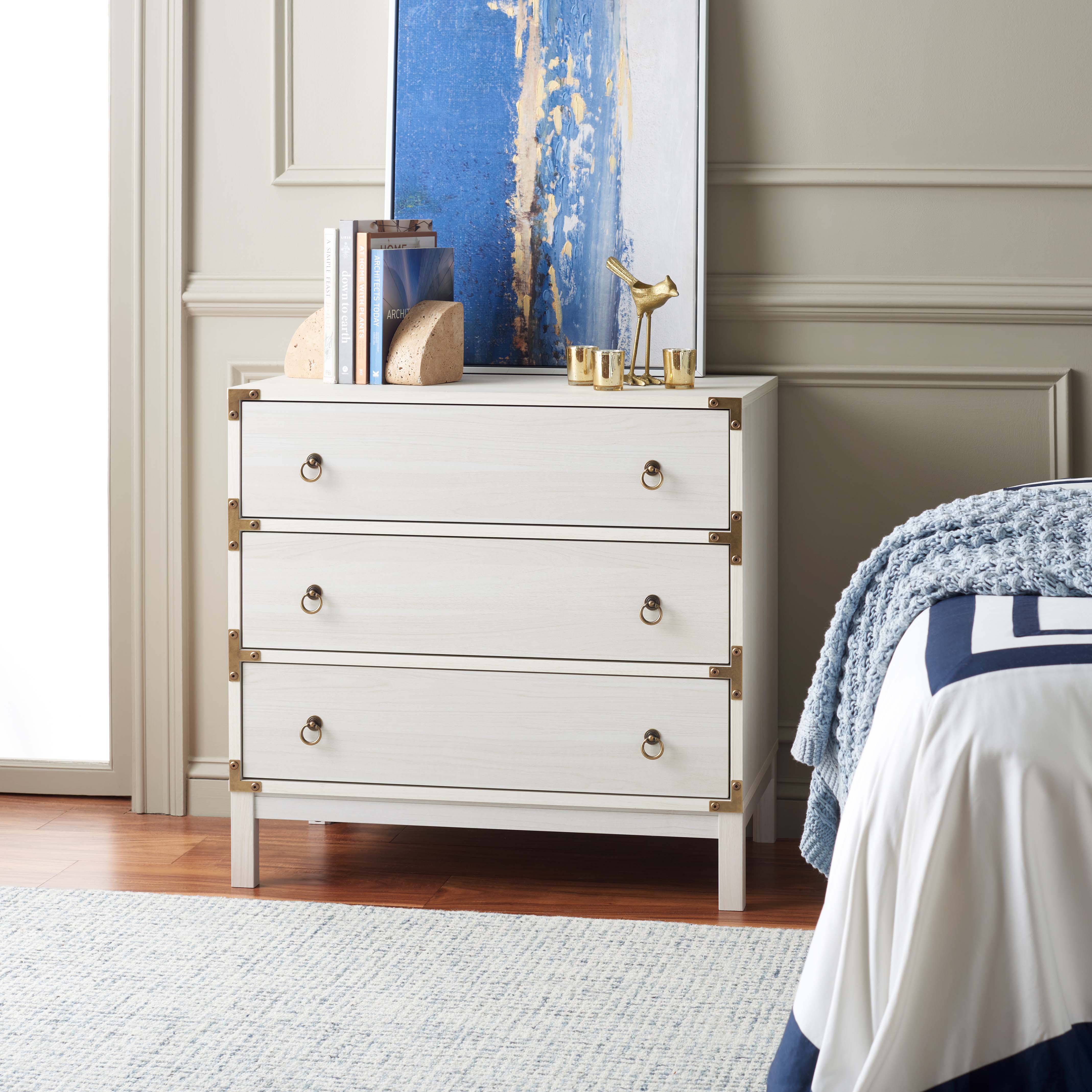 Safavieh Galio 3 Drawer Chest, White / Gold Safavieh Galio 3 Drawer Chest, White / Gold