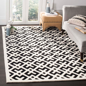Safavieh Chatham Rug Collection CHT719K - Black / Ivory