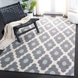 Safavieh Chatham Rug Collection CHT748D - Ivory / Dark Grey