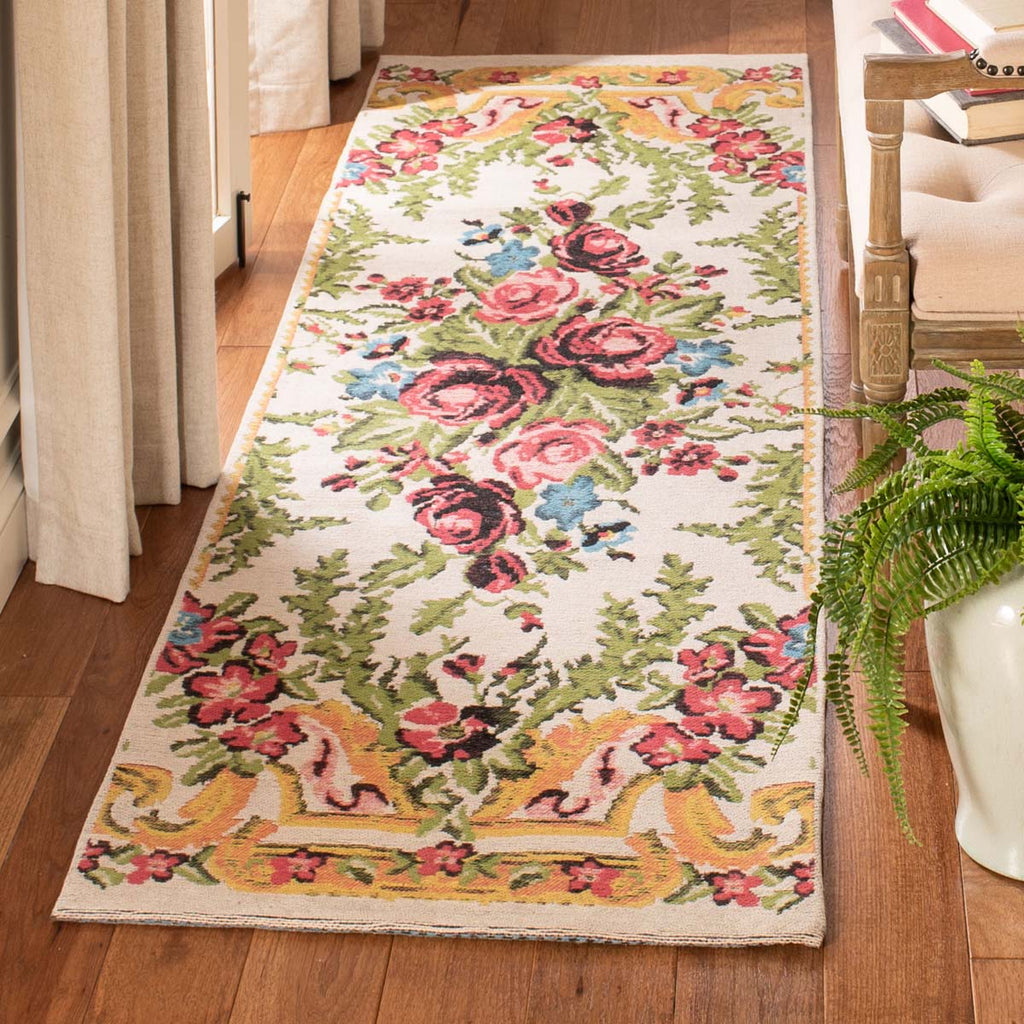 Safavieh -Classic Vintage Rug Collection 112A - Ivory / Rose