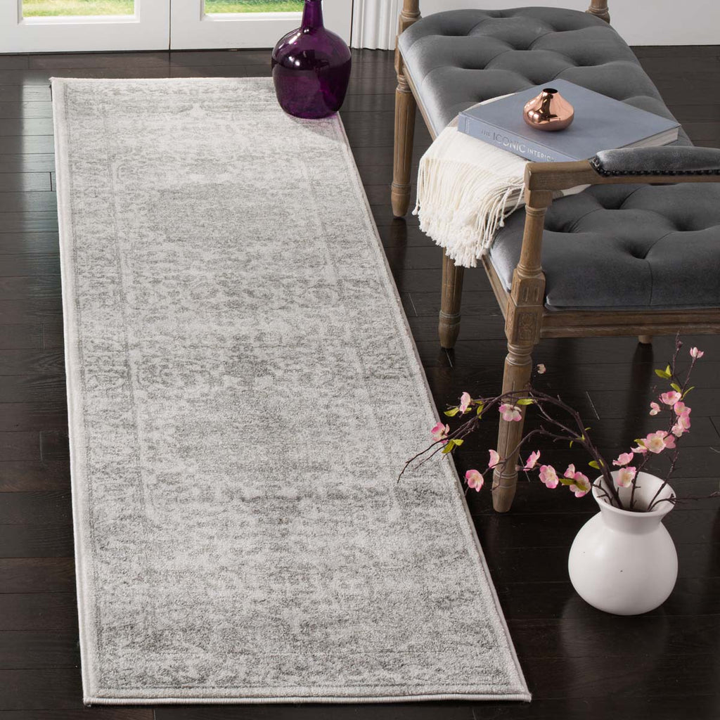 Safavieh Carnegie Rug Collection CNG631K - Cream / Dark Grey