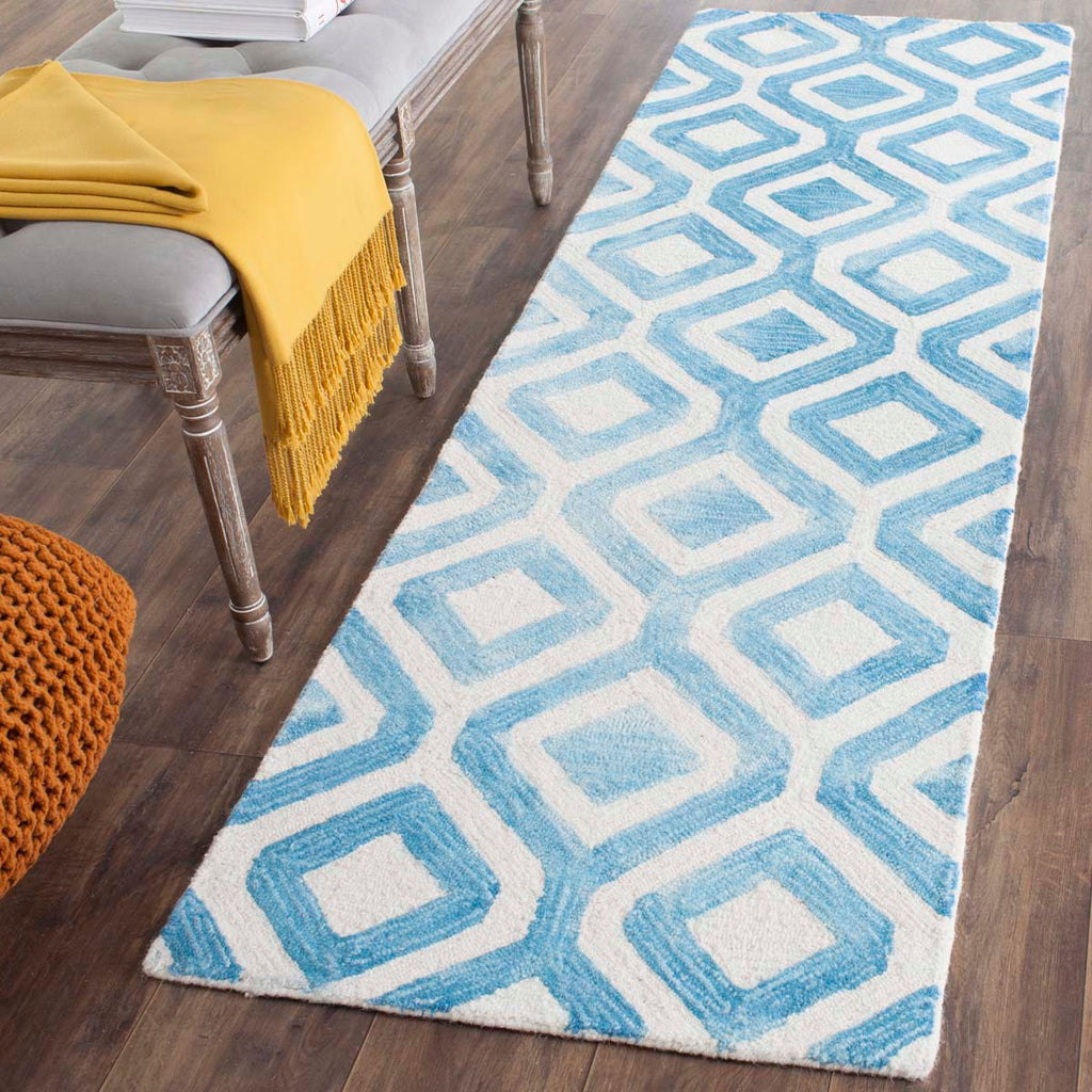 Safavieh Dip Dye Rug Collection DDY679A - Ivory / Blue