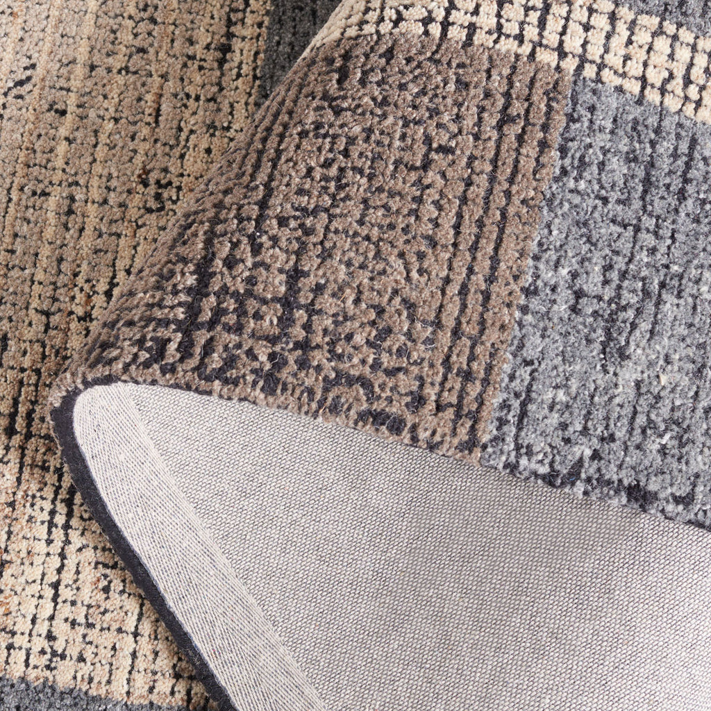 Safavieh Fifth Avenue Collection, FTV401B - Beige / Grey