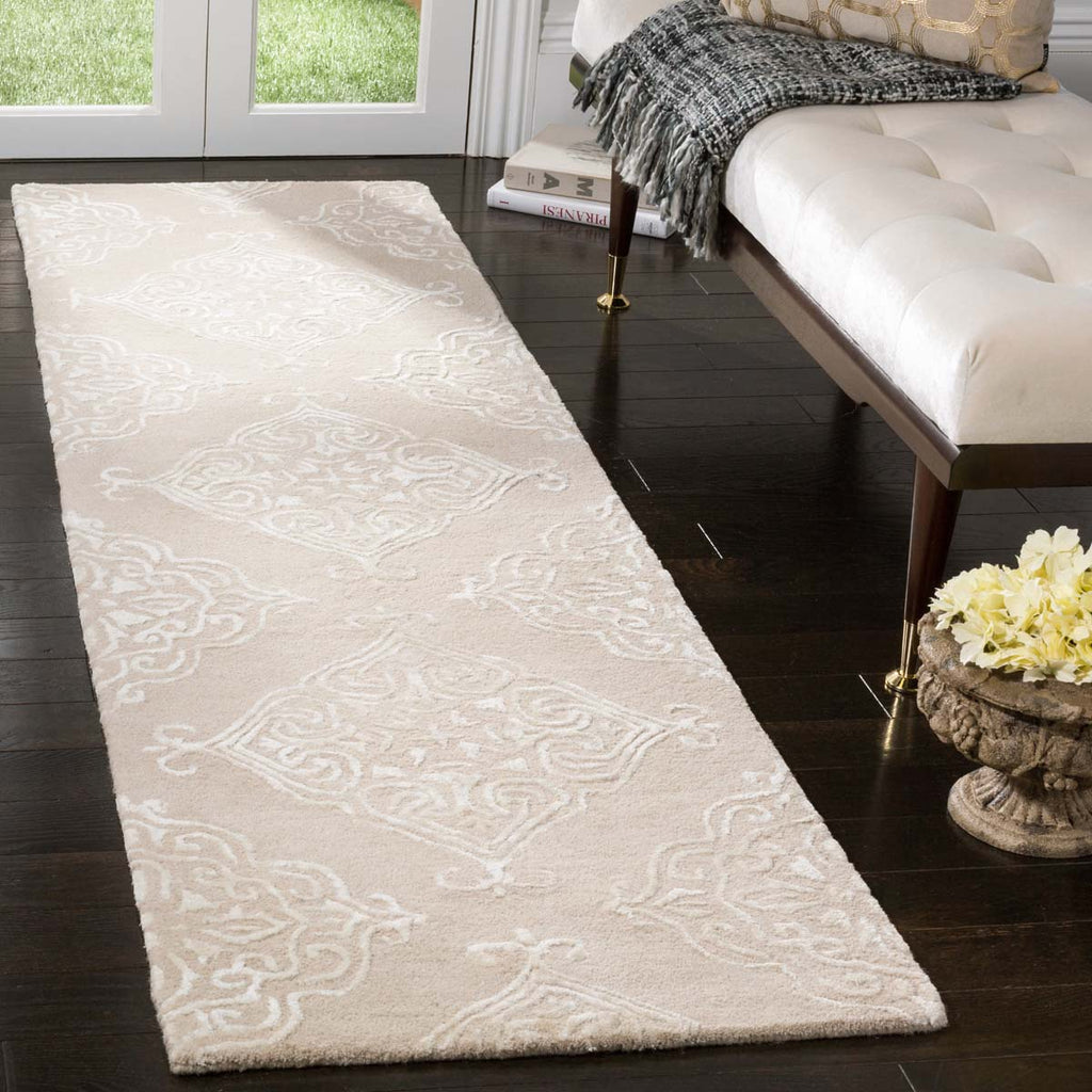 Safavieh Glamour Rug Collection GLM568E - Beige / Ivory