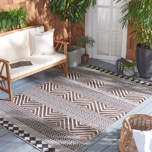 Safavieh Havana Rug Collection: HAV325E - Light Brown / Black