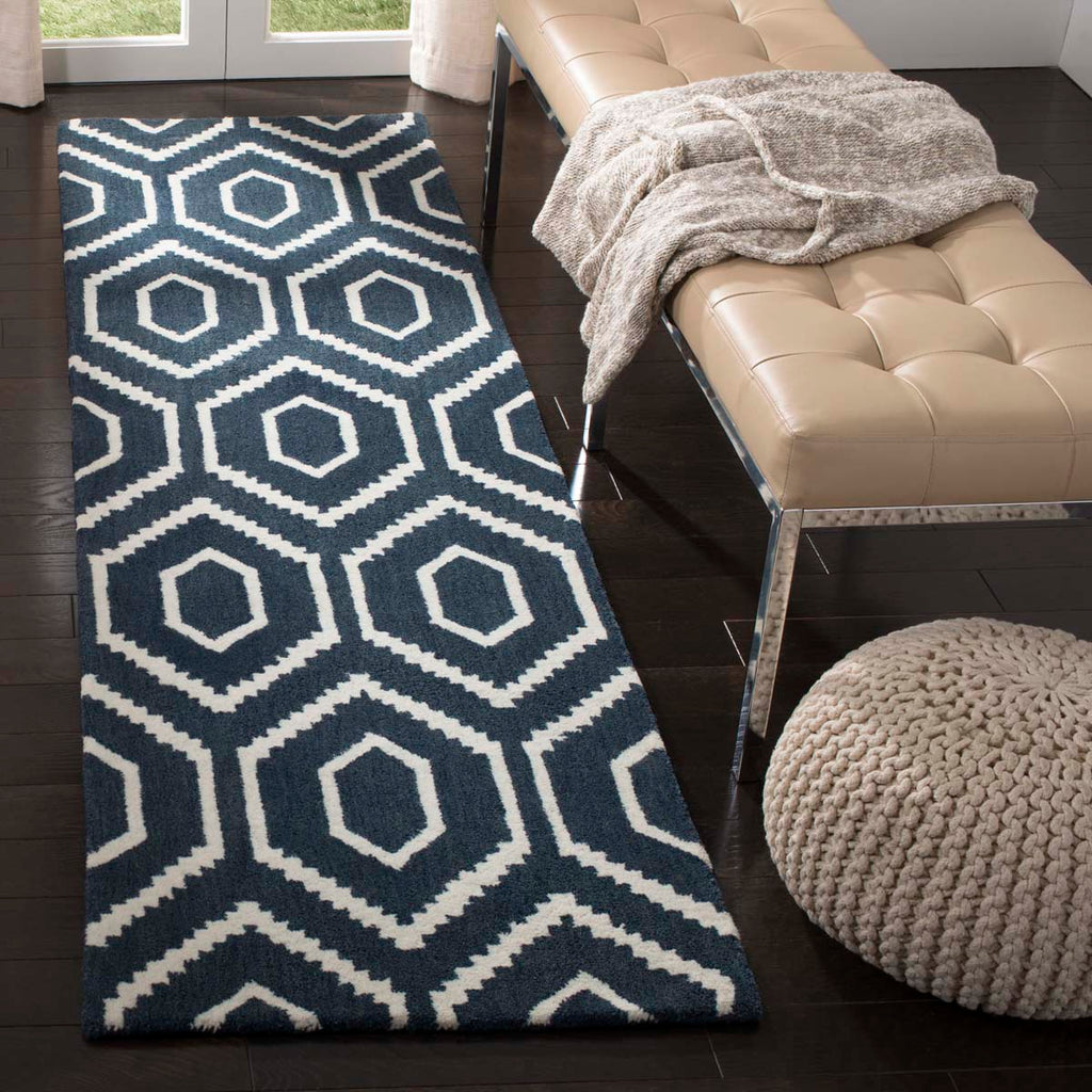 Safavieh Himalaya Rug Collection HIM902N - Navy / Ivory