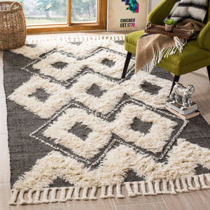 Safavieh Kenya Rug Collection KNY903H - Black / Ivory