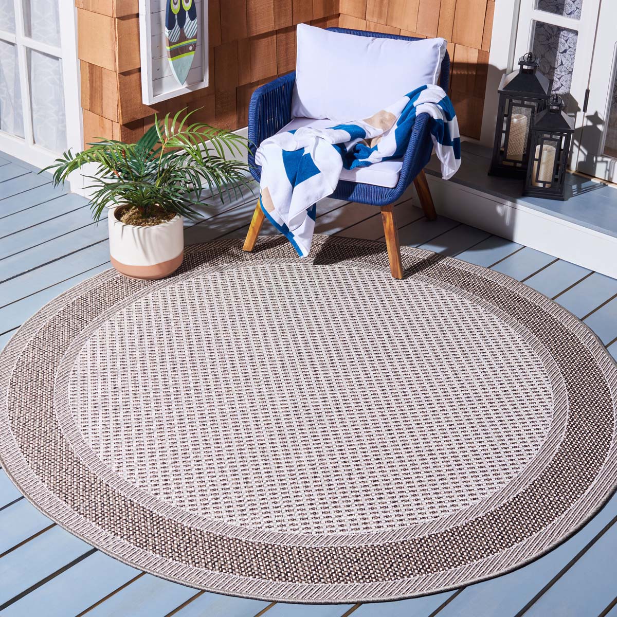 200 Rug Safavieh Lakeside 200 Rug Collection LAK228B - Beige / Brown
