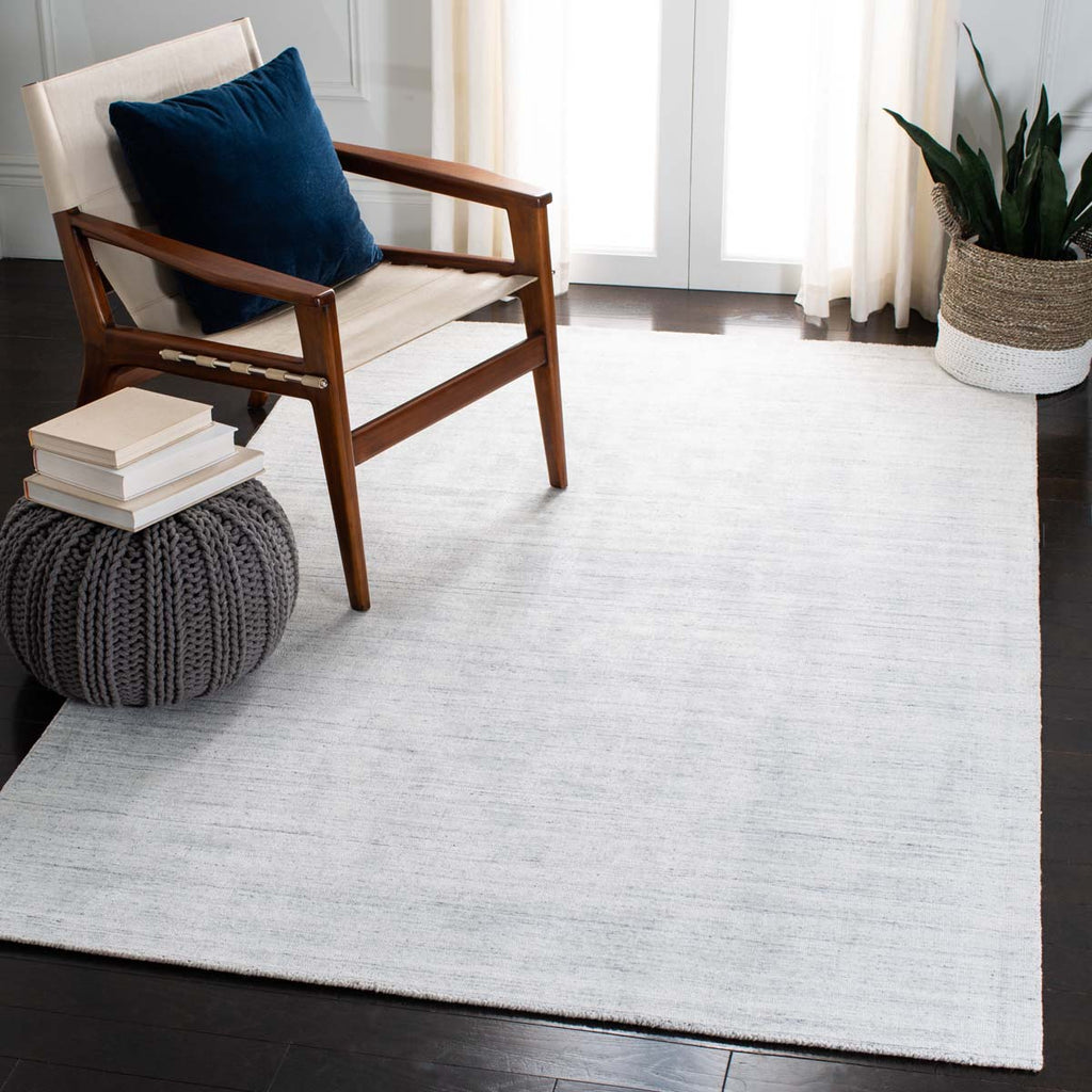 Safavieh Mirage Rug Collection MIR176A - Ivory / Silver