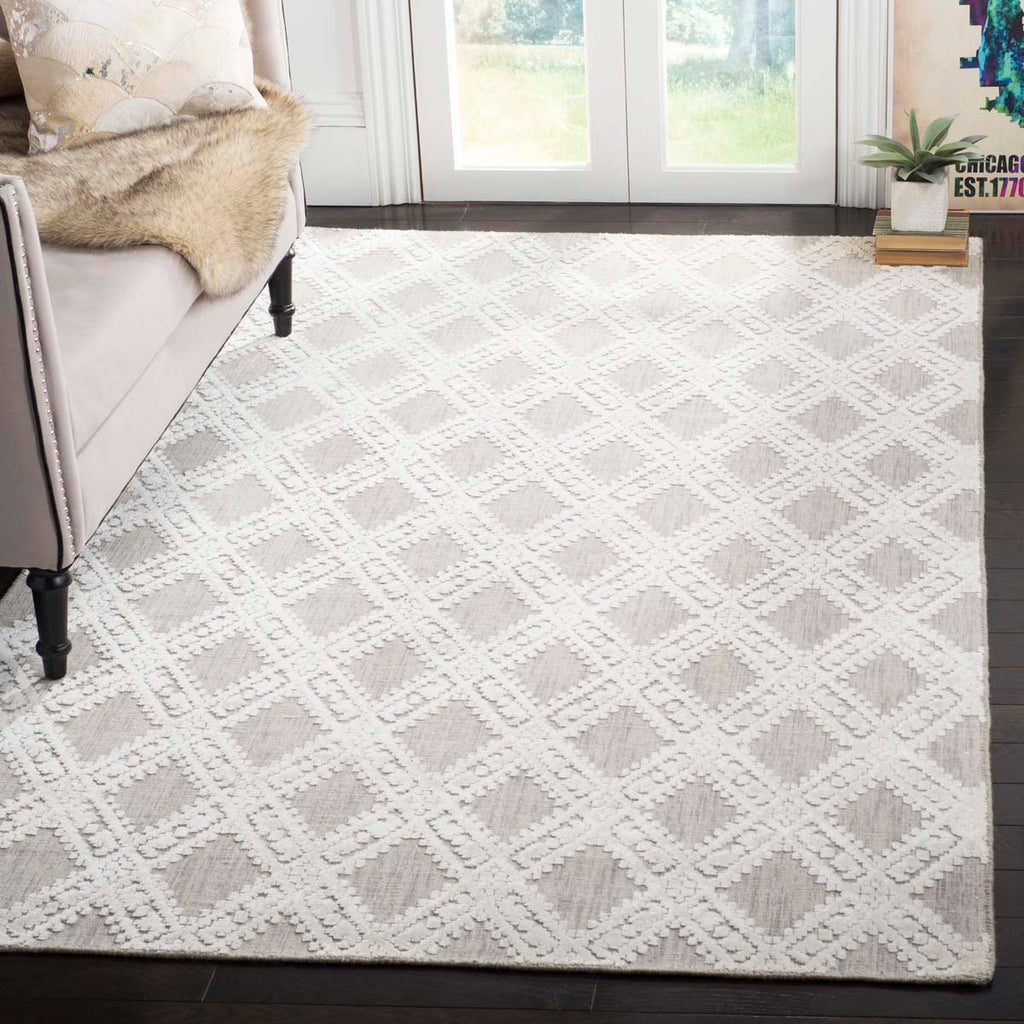 Safavieh Mirage Rug Collection MIR901A - Silver / Ivory