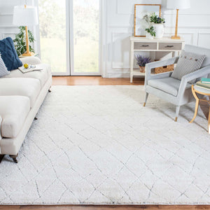 Martha Stewart Rug Collection: MSR0727F - Light Grey / White