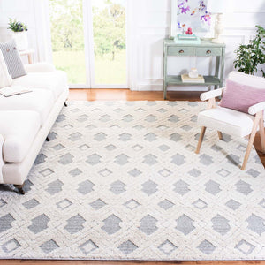 Martha Stewart Rug Collection: MSR0728A - White / Light Grey