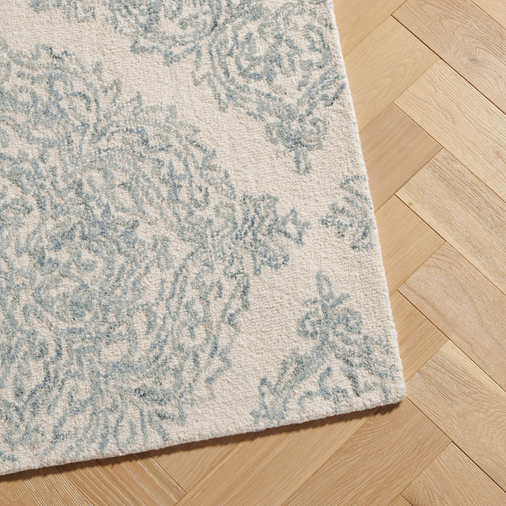 Safavieh Martha Stewart Rug Collection: MSR3376M - Ivory / Blue