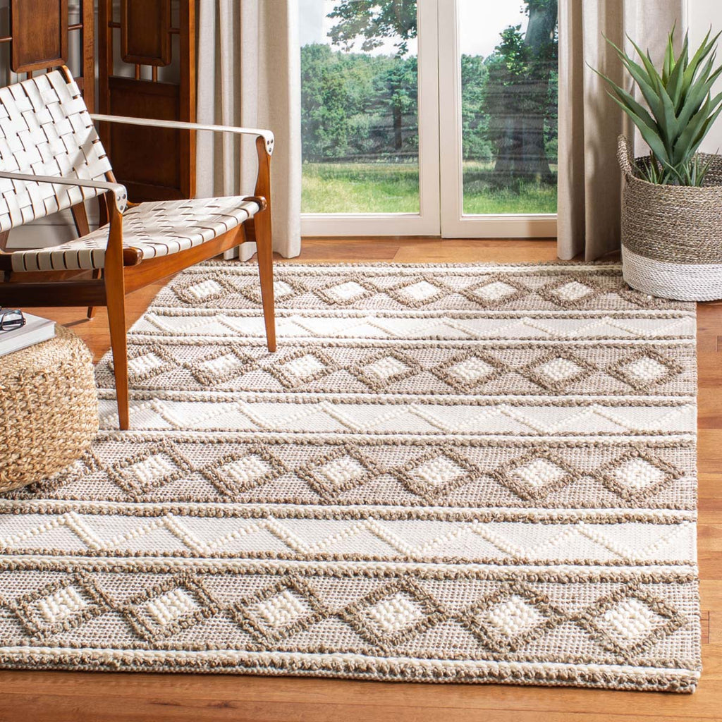 Safavieh Natural Fiber Rug Collection NF866B - Taupe / Ivory