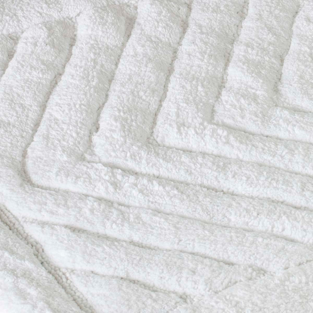 Safavieh Marquis Diamond Bathmat  - White
