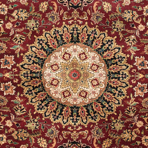 Safavieh Royal Kerman Rug Collection RK820A - Red / Black