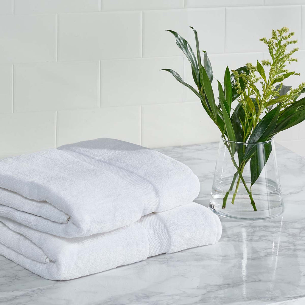 Safavieh Plush Bath Towel Set - White