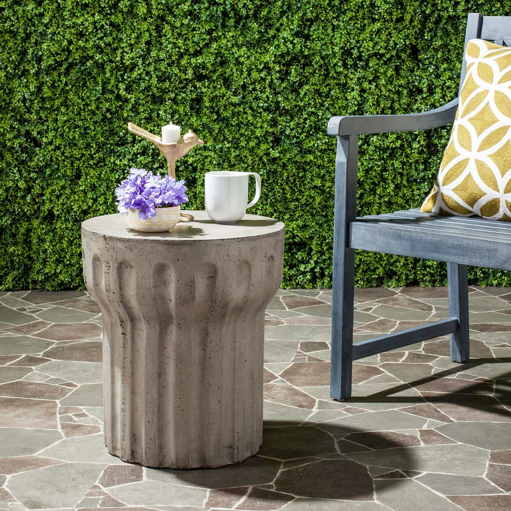 Safavieh Vesta Indoor/Outdoor Modern Concrete Round 15.3-Inch Dia Accent Table - Dark Grey