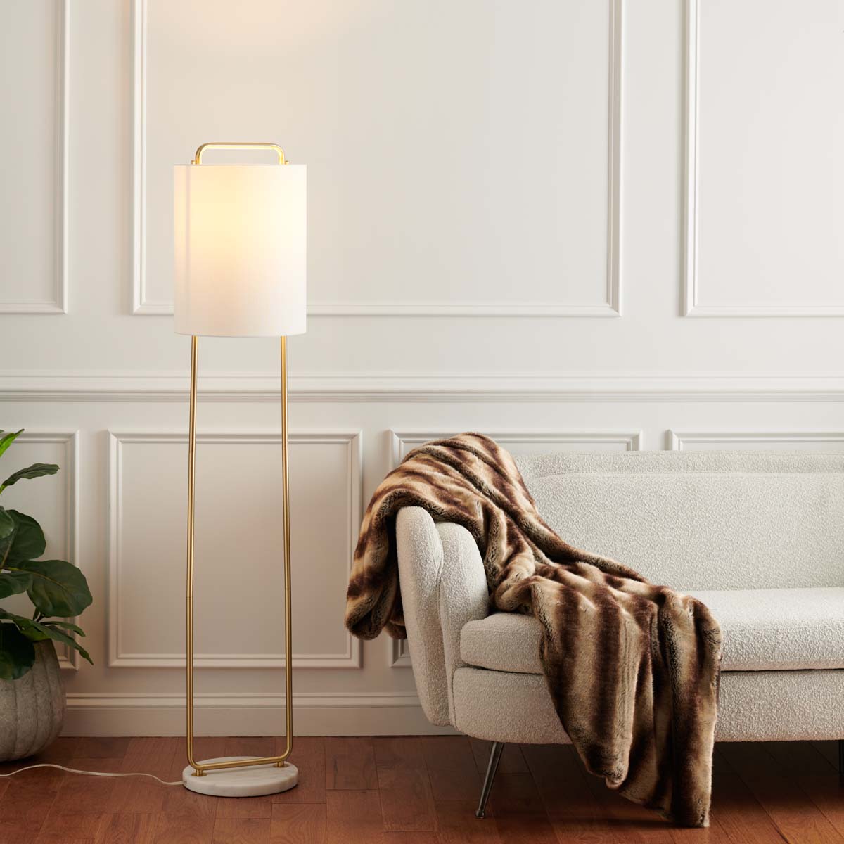 Safavieh Giulia Floor Lamp - Gold – Safavieh Home