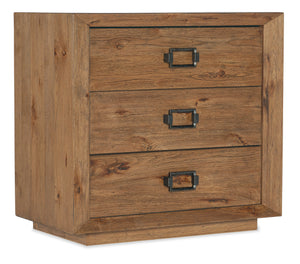 Big Sky Three Drawer Nightstand | Hooker Furniture - 6700-90015-80