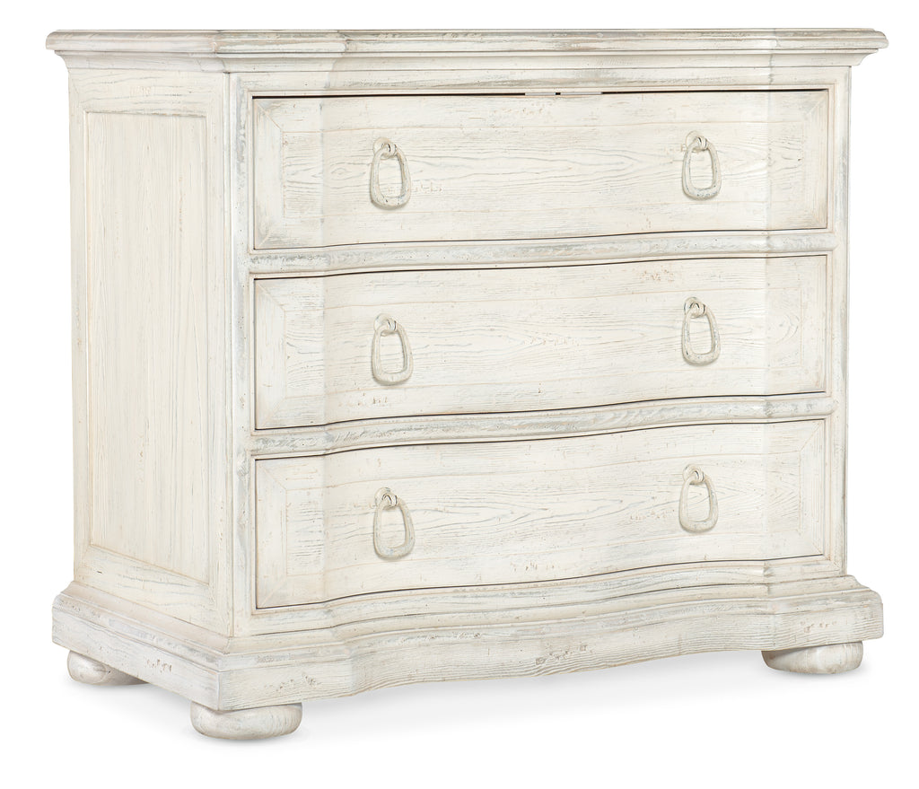 Traditions Three-Drawer Nightstand | Hooker Furniture - 5961-90016-02